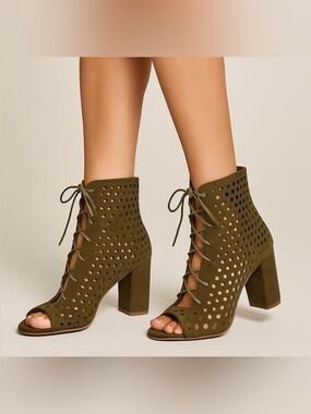 NIB!Shoe Shoe Republic LA-Suede Perforated-Lace UpPeep toe heel booties Size 9